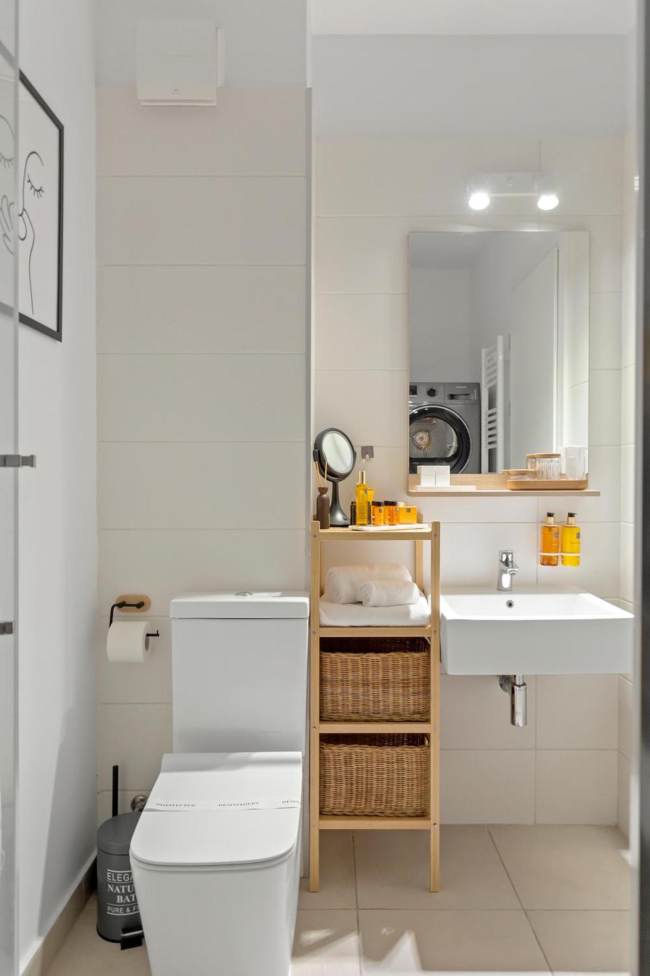 בוקרשט Mido Park Apartment With Private Parking & Self Check-In מראה חיצוני תמונה